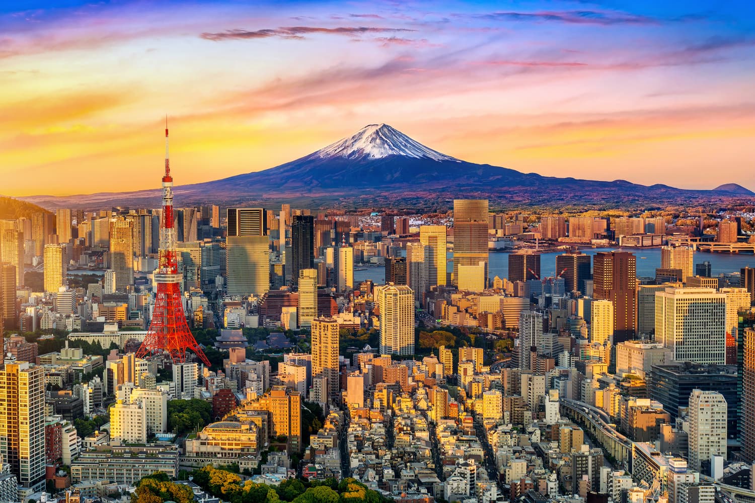 Nhật Bản — Tokyo với núi Phú Sĩ trong ánh hoàng hôn